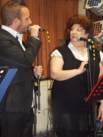 Moment de complicité en chanson entre Christophe et Marie